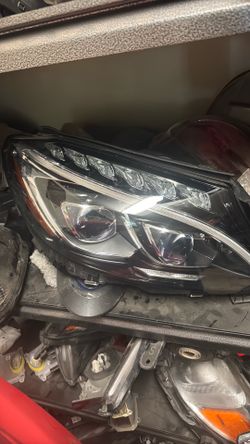 2017 Mercedes headlight