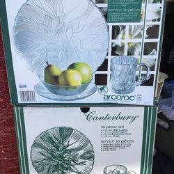 4. Boxes. Service Of 16