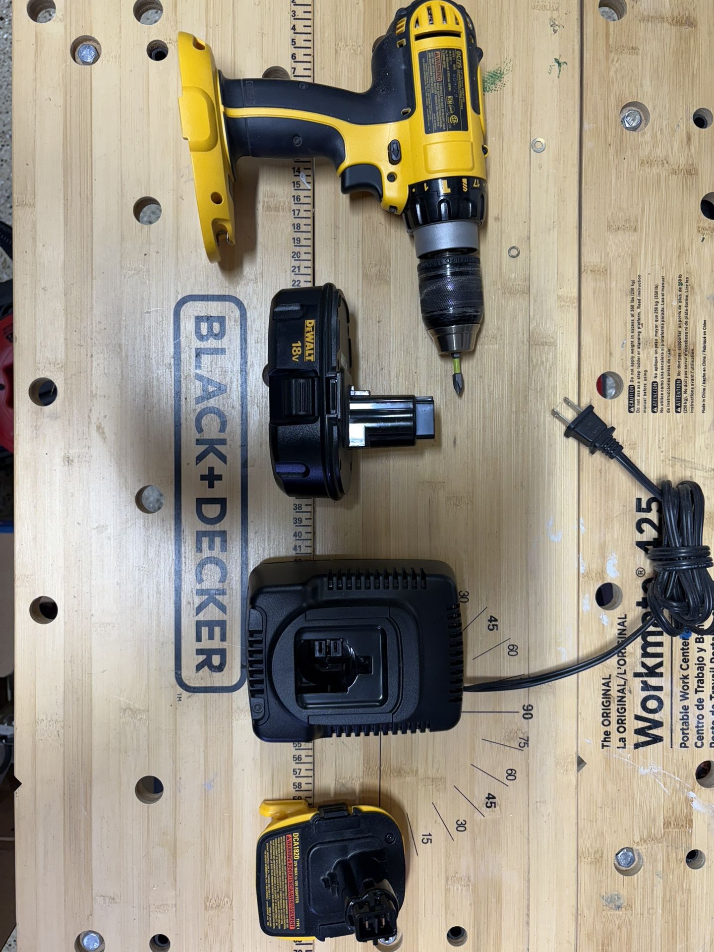 DeWalt DC725 Hammerdrill/Driver with Battery and Charger