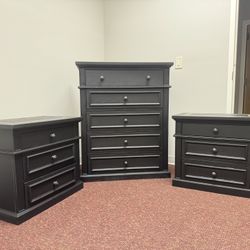 Dresser And Nightstands