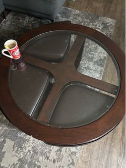 Table with 4 stools