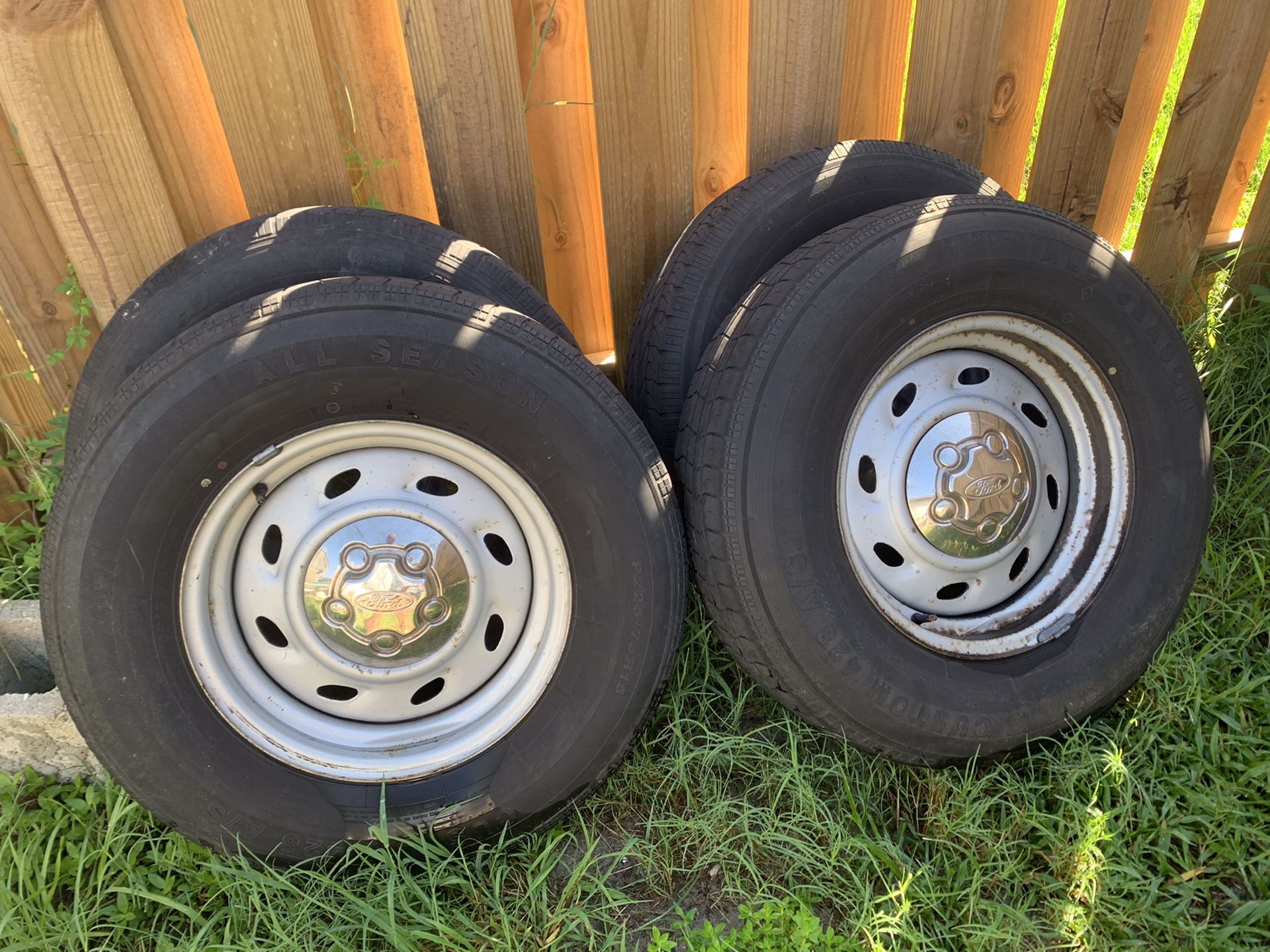 2005 Ford ranger wheels 225/75/15