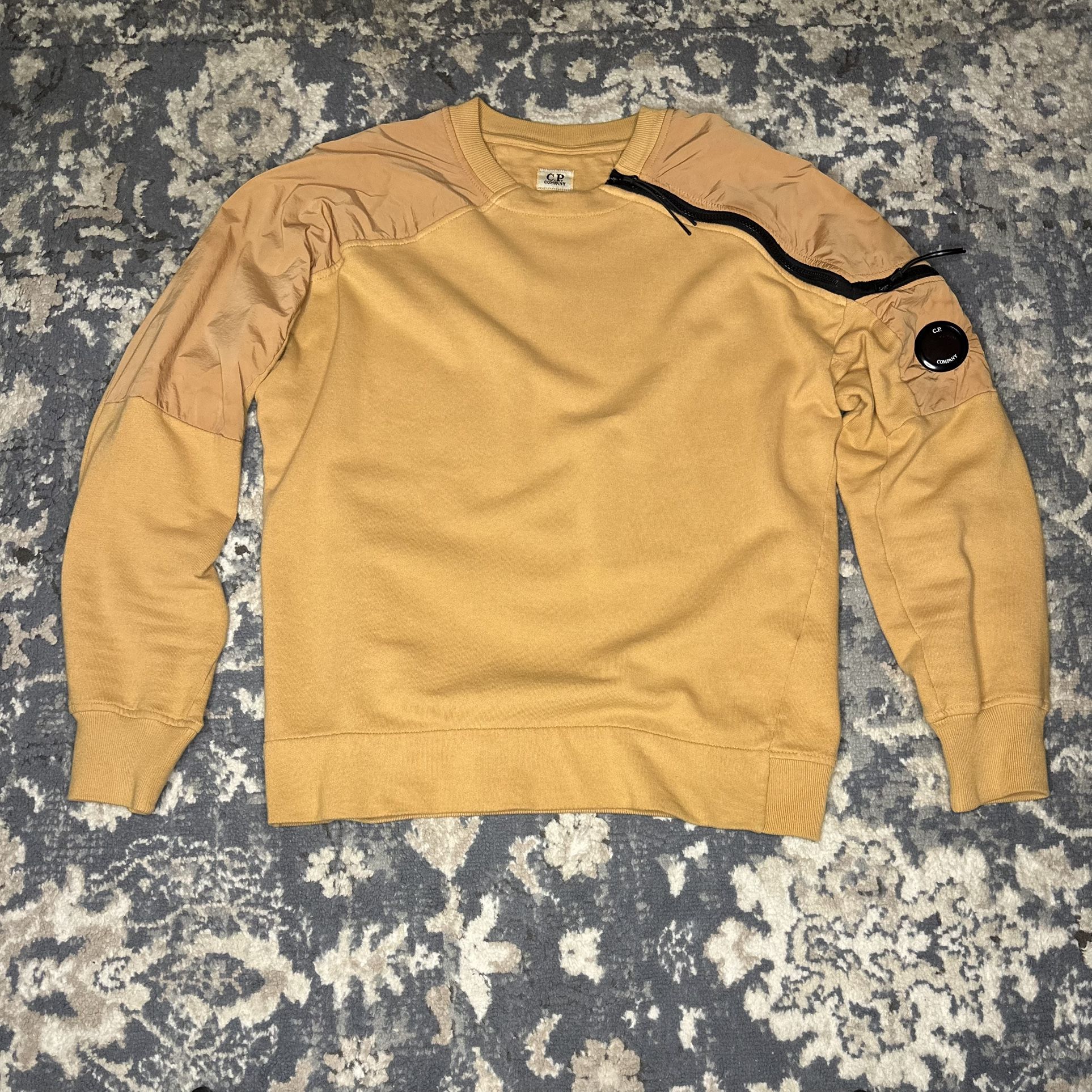C.P. Company CP Company Goggle Lens Sweatshirt Size M Authentic