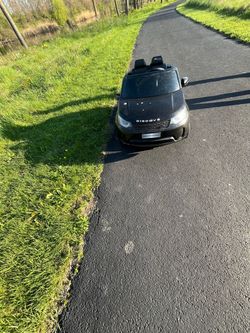 Huffy Land Rover discovery suv ride on car