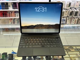 Apple Magic Keyboard 12.9 Pre-owned