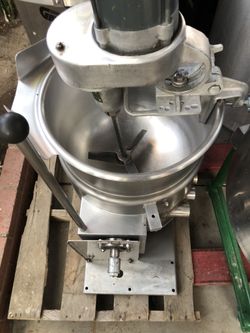 Stainless Steel Jacketed Mixing Tank With Mixer $2500