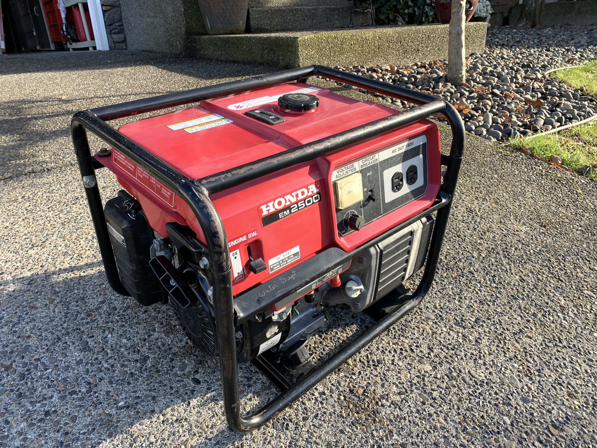 EXCELLENT Honda EM 2500 Generator Gas Generators for Sale in