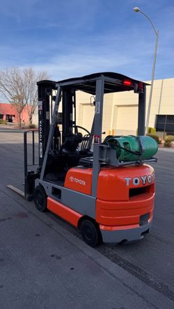 TOYOTA FORKLIFT