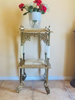 VERY BEAUTIFUL ELEGANT ACCENT TABLE OR SIDE TABLE MARBLE TOP WITH SOLID  HEAVY  BRASS