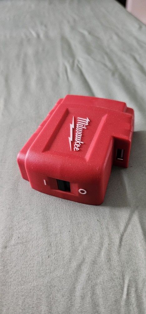 Milwaukee USB Charger