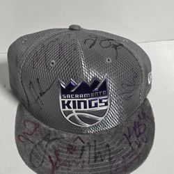 New Era Sacramento Kings Signed Autograph Team Hat Multi Player NBA Collectible
