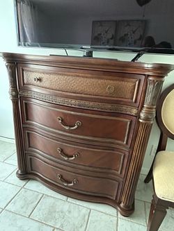 Wood dresser