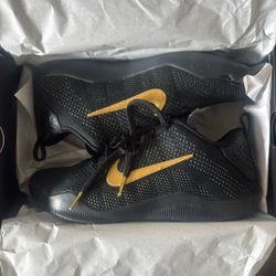 Nike Kobe 11 Elite – Black, Brand New – Size 8 