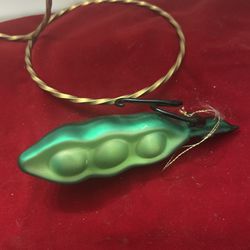 Pea In A POD Glass Christmas Ornament 
