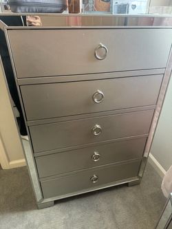 Queen bed & drawers