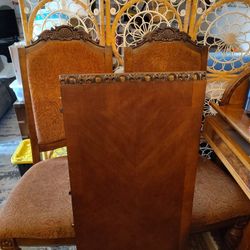 Vintage Table With Four Chairs