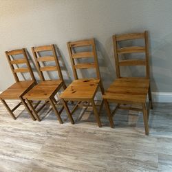 4 Simple Cute Chairs