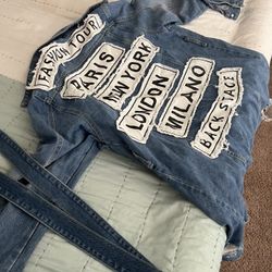 Jean Jacket 🧥 Size Medium