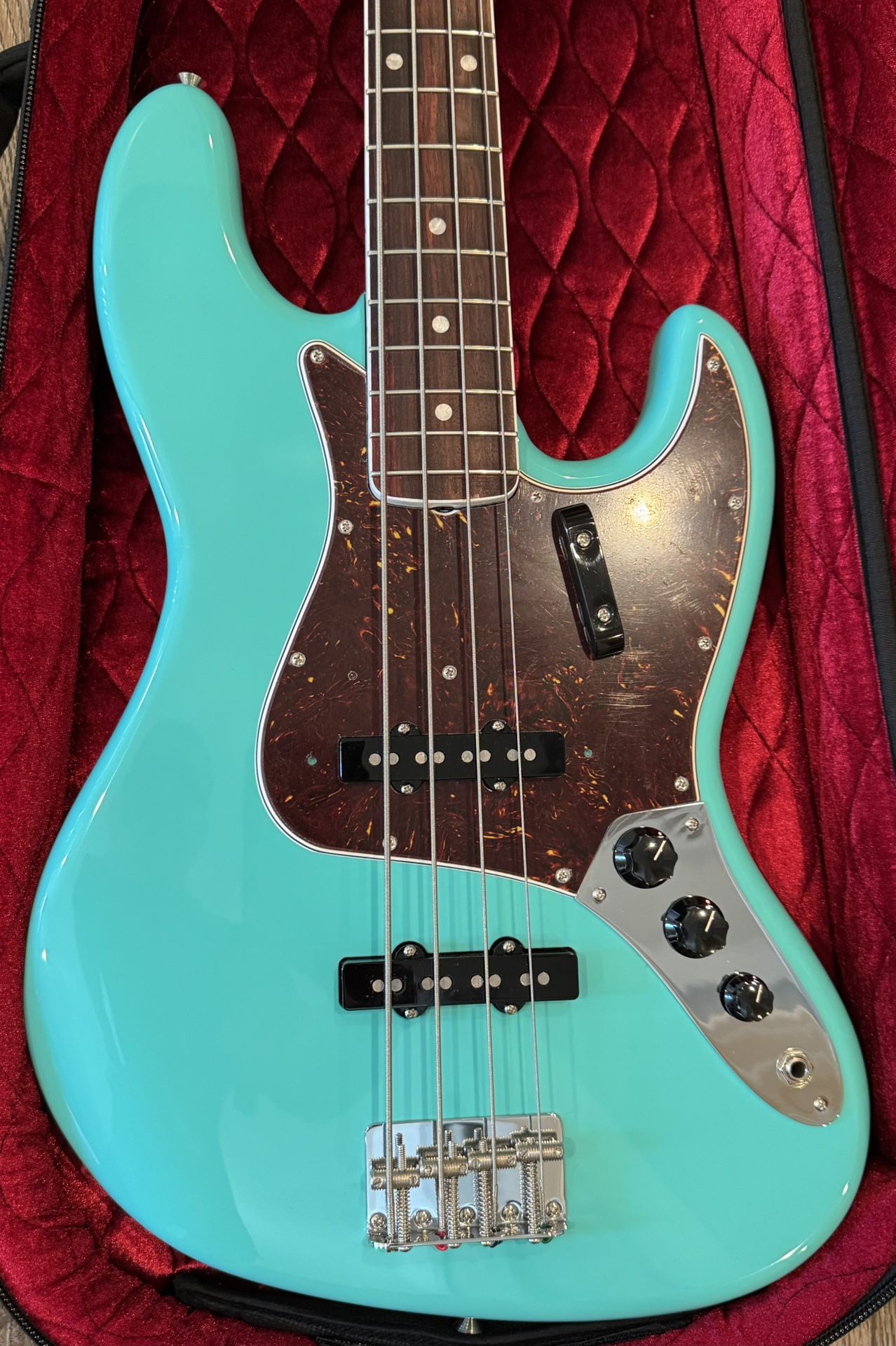 Fender American Vintage II 1966 Jazz Bass Guitar Sea Foam Green
