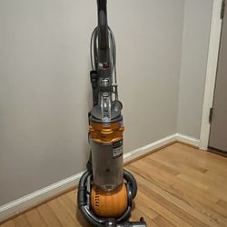Dyson DC 25 Ball Upright Vacuum with attachments