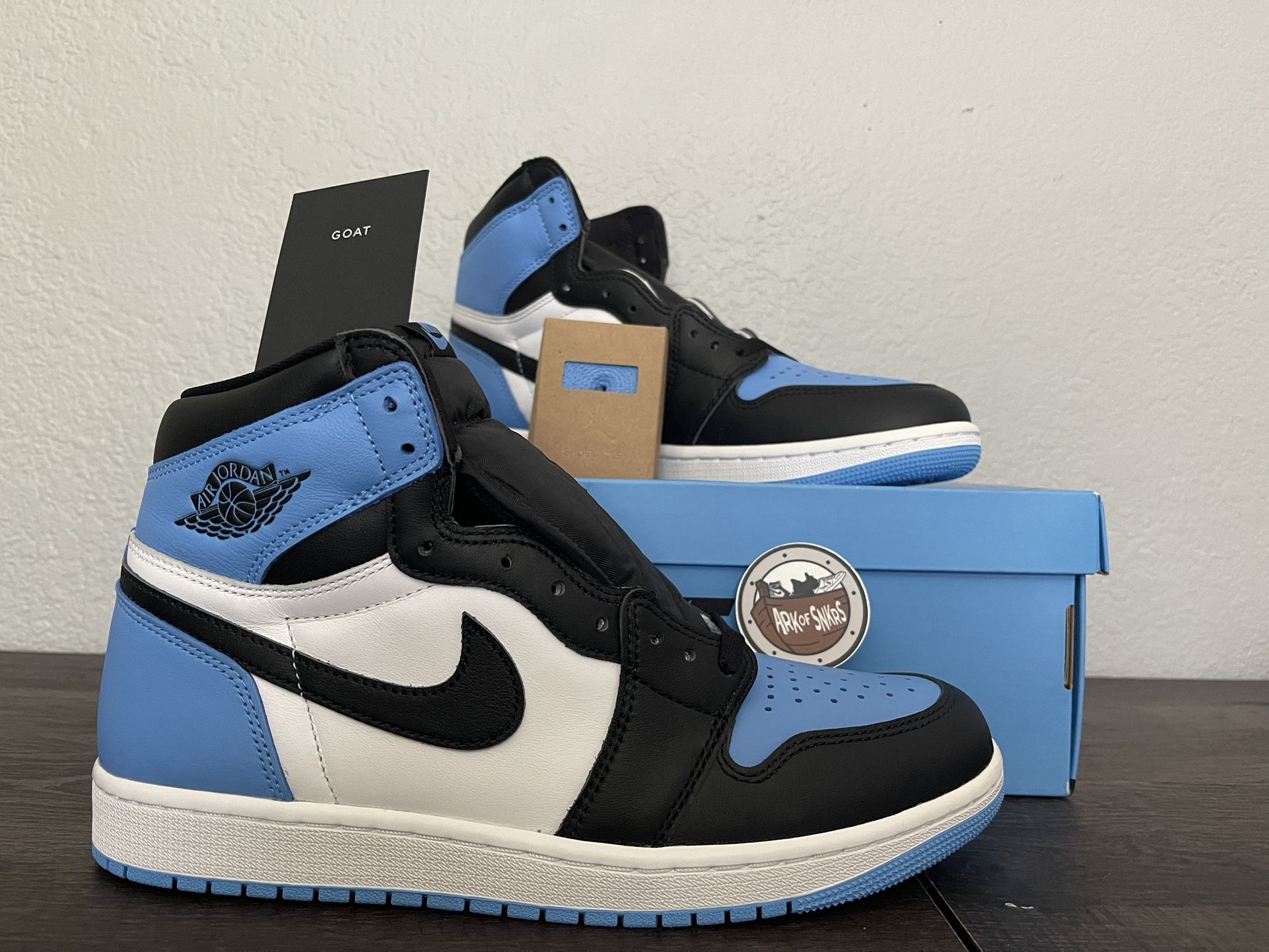 New Air Jordan 1 Retro High OG ‘UNC Toe’ Size 10 Mens