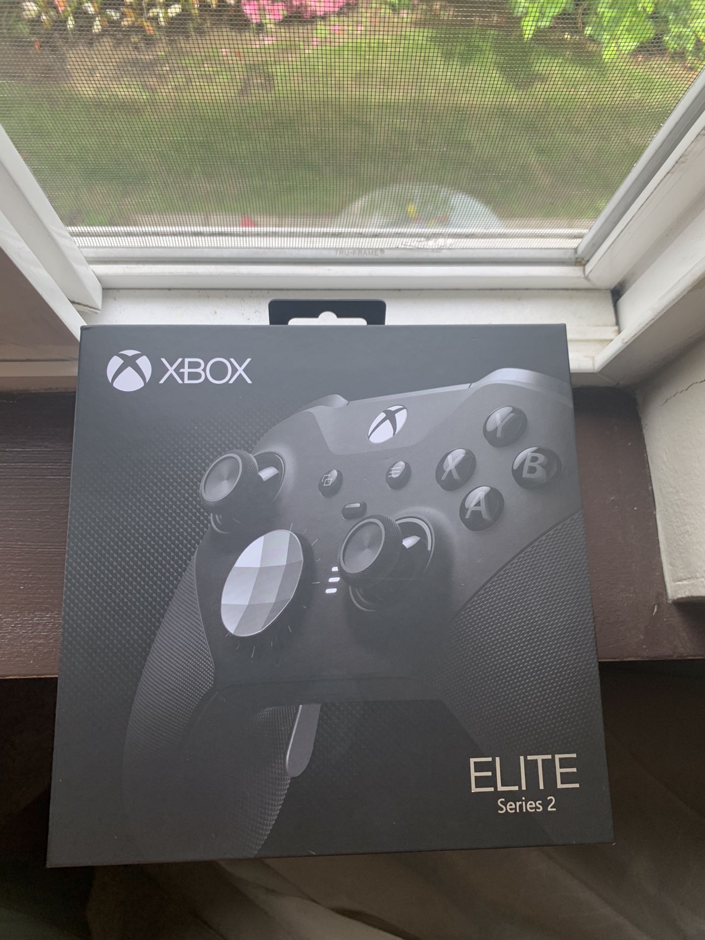 Series 2 Xbox One Elite Controller w/wireless charger