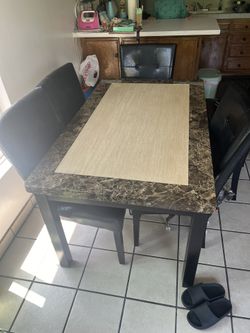 Dining Room Table With Black Chairs 