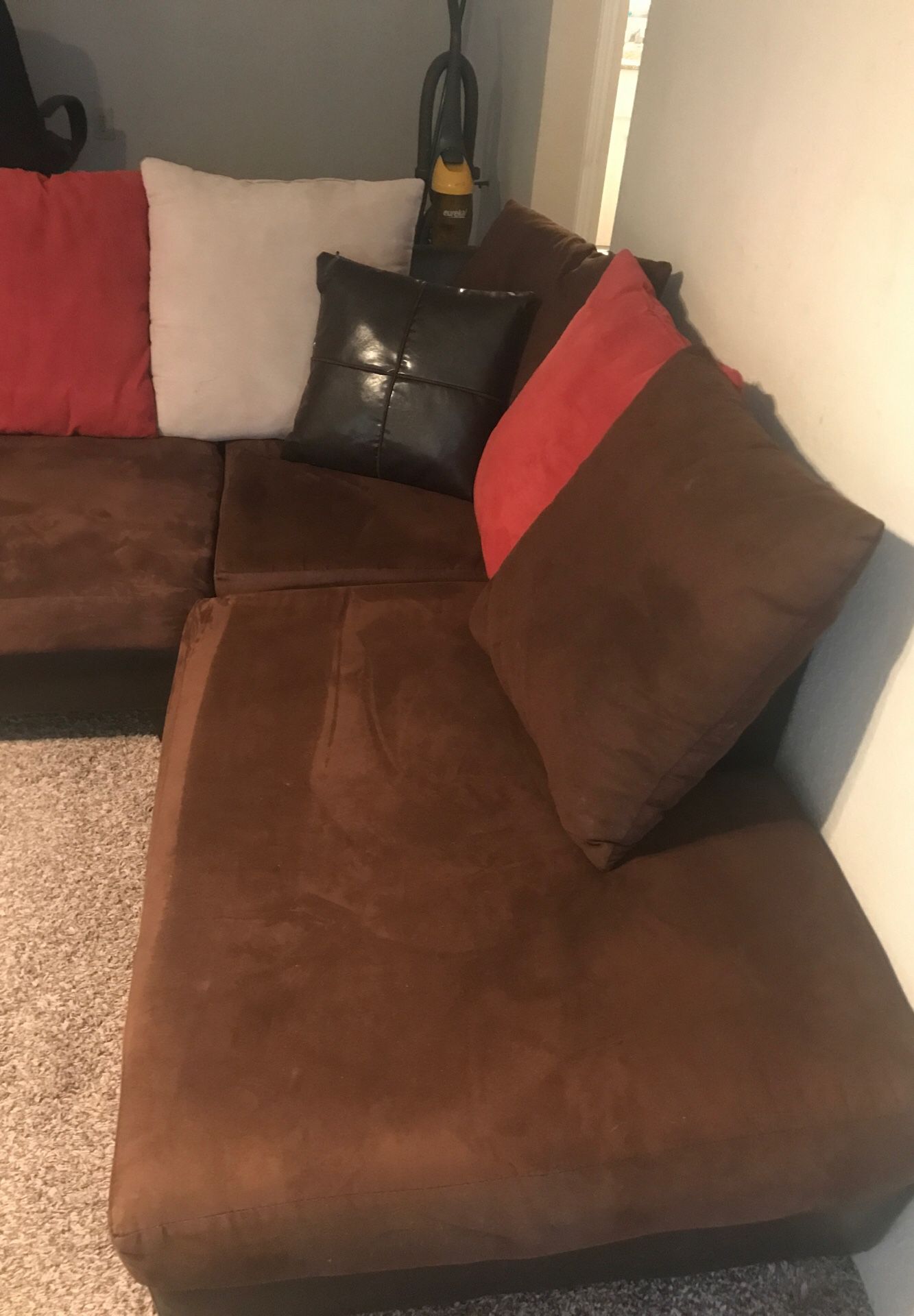 Sectional couch in good condition pick up (ASAP)