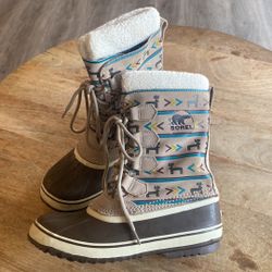 Sorel aztec pattern winter boots size 9 waterproof pre own great condition