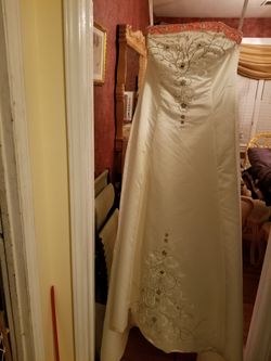 Wedding dress size 18