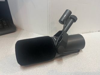 Shure SM7B dynamic vocal Studio Mic for Podcast, Broadcast & Recording. For XLR Connector