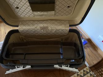 Jewelry Samsonite Suitcase with a key