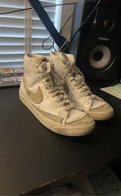 Nike Blazer Mid 77 ‘Light bone’ Size 9