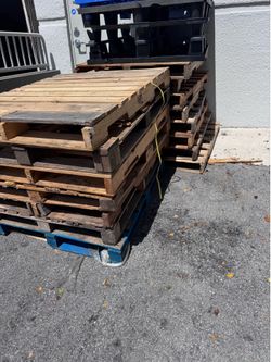 Free pallets pickup from Dania beach