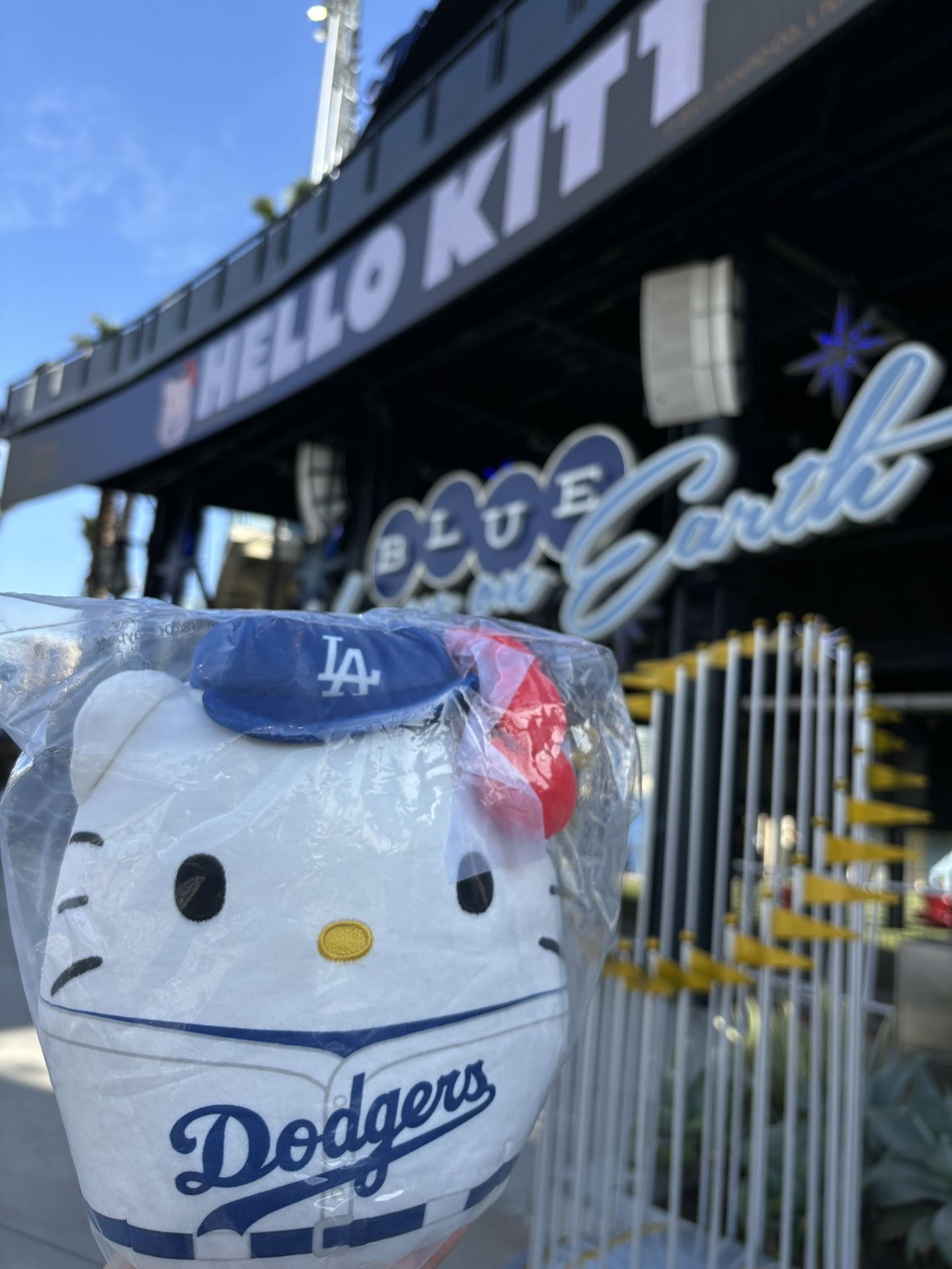 2025 Dodgers Hello Kitty Squish-Mallows