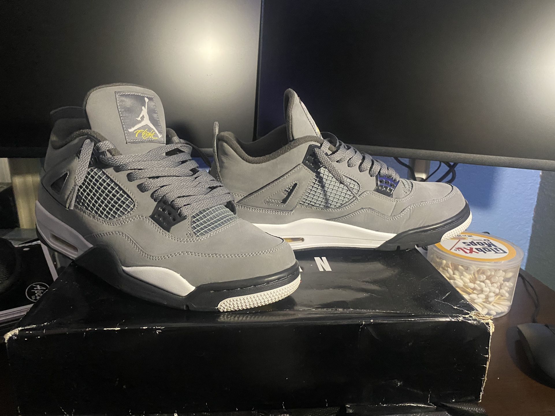 Jordan 4s READ DESCRIPTION !!!!!