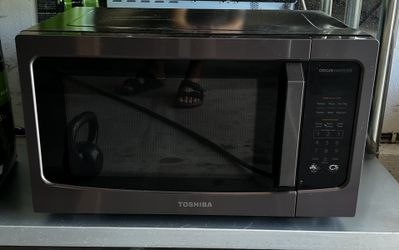 TOSHIBA ML-EM45PIT(BS) Countertop Microwave Oven with Inverter Technology, Kitchen Essentials, Smart Sensor, Auto Defrost, 1.6 Cu.ft, 13.6" Removable