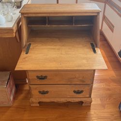 Dresser/desk