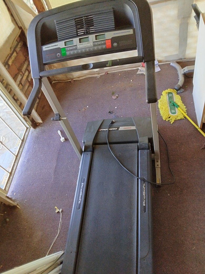 Practically Brand New Treadmill Really Fast Treadmill Yes It Works New