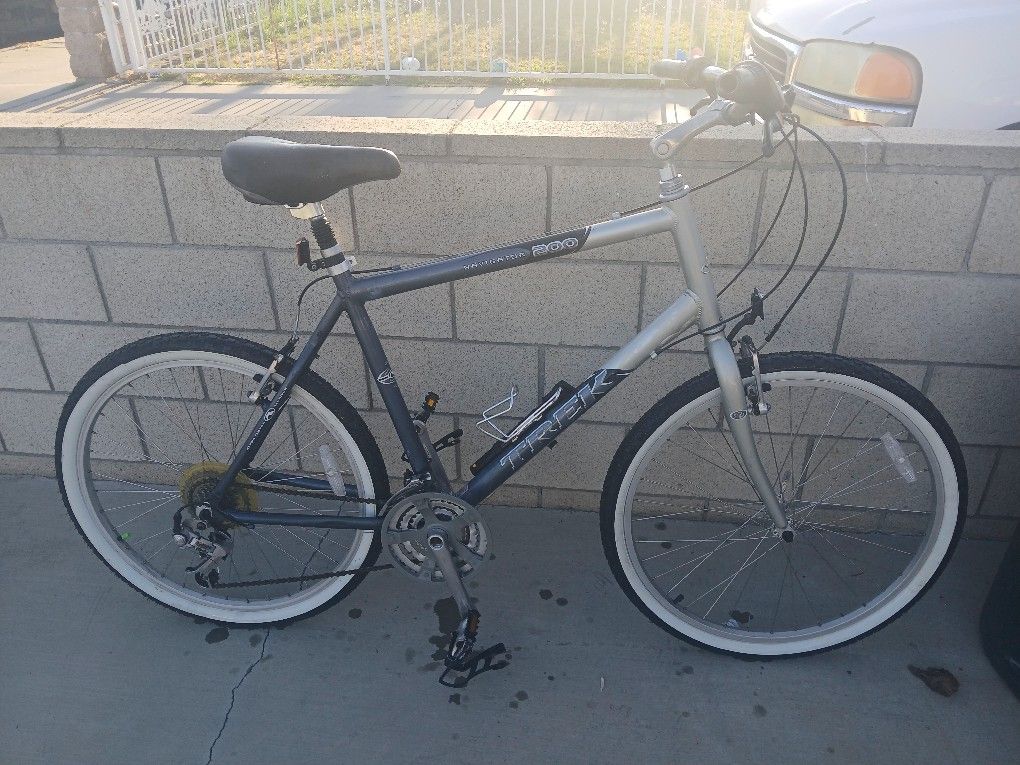 Men's 26" Aluminum Trek Navigator City Bike 
