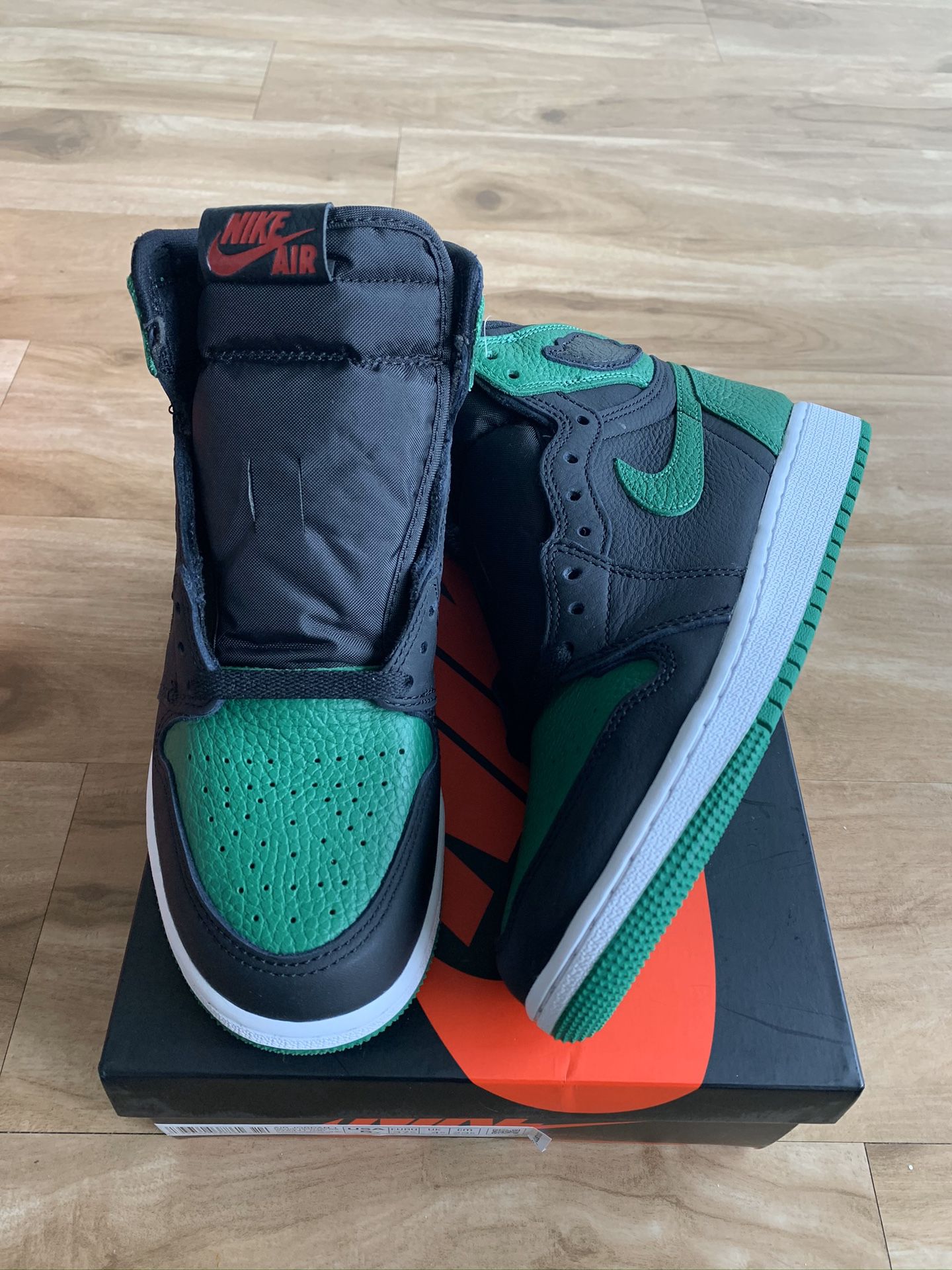 Air Jordan Retro 1 “Pine Green 2.0” Size 5y