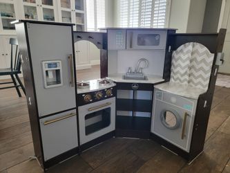 Play Kitchen
