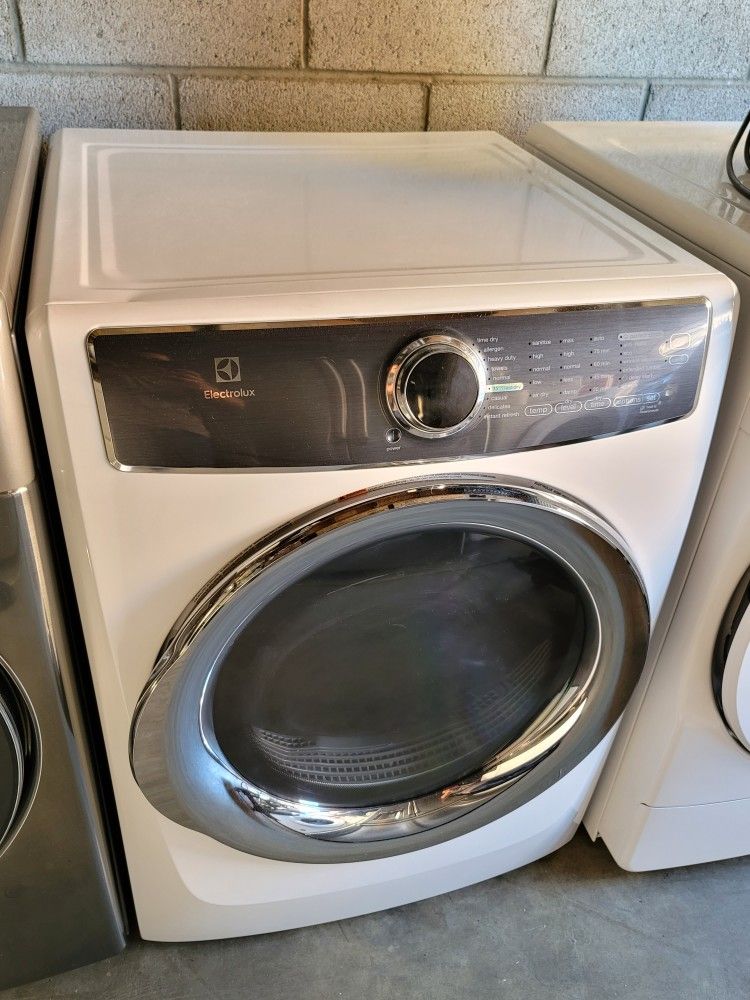 Used Like New Electrolux Front Load Stackable Gas Dryer