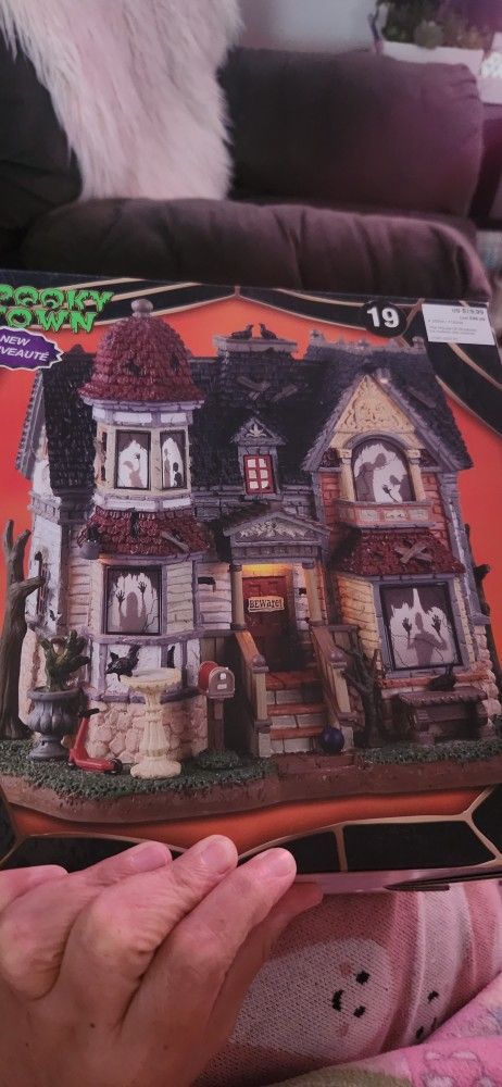 Lemax Spooky Town The House Of Shadows