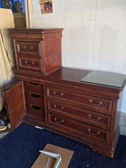 Dresser