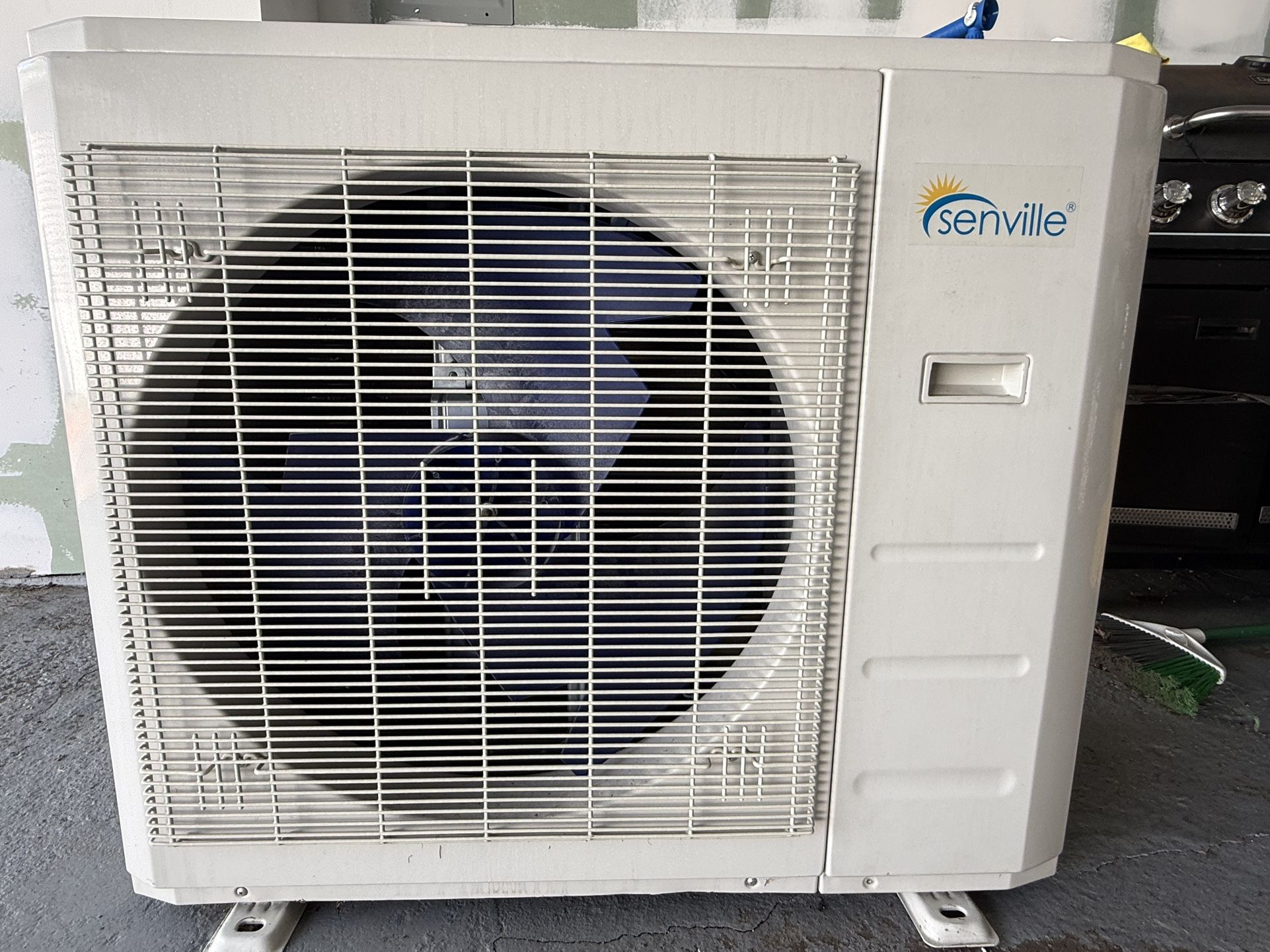 Senville 4-Zone Ductless Mini Split AC / Heat Pump System With 4 Heads (9k BTU/ea) - Pre-Owned/Great Condition