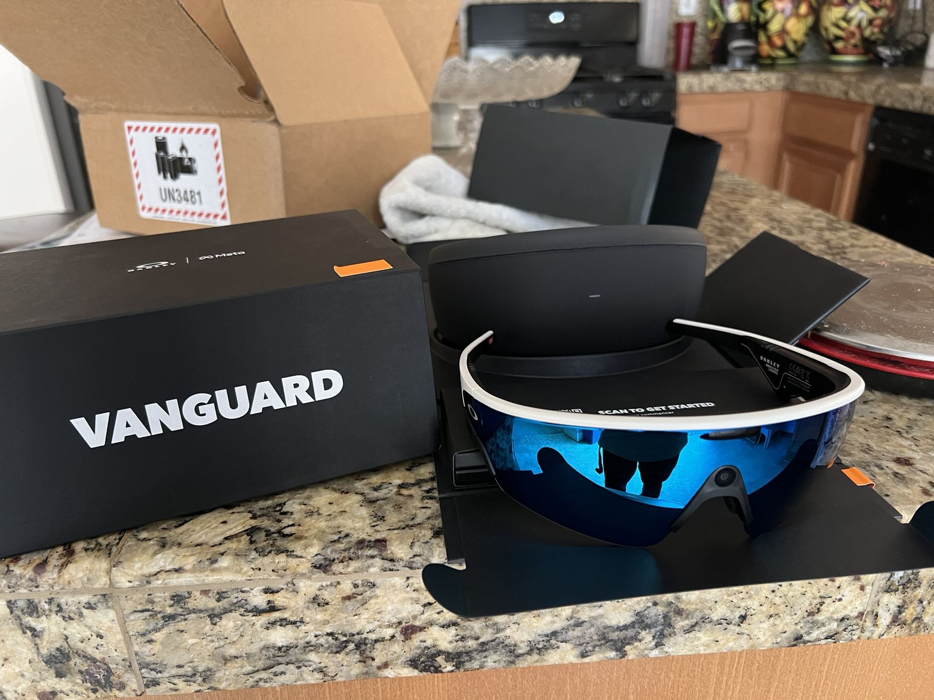 Oakley Meta Vanguard White Prizm™ Sapphire