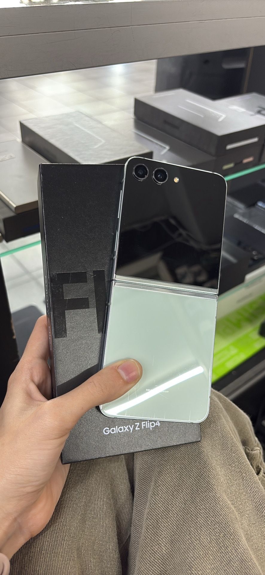 Galaxy Z Flip 4