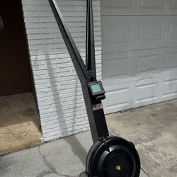 CONCEPT 2 SKI ERG - NEARLY NEW