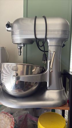 Kitchen aid Stand Mixer.